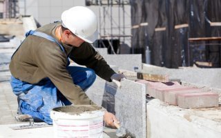 Vers une amélioration des conditions de travail sur les chantiers de maçonnerie ?