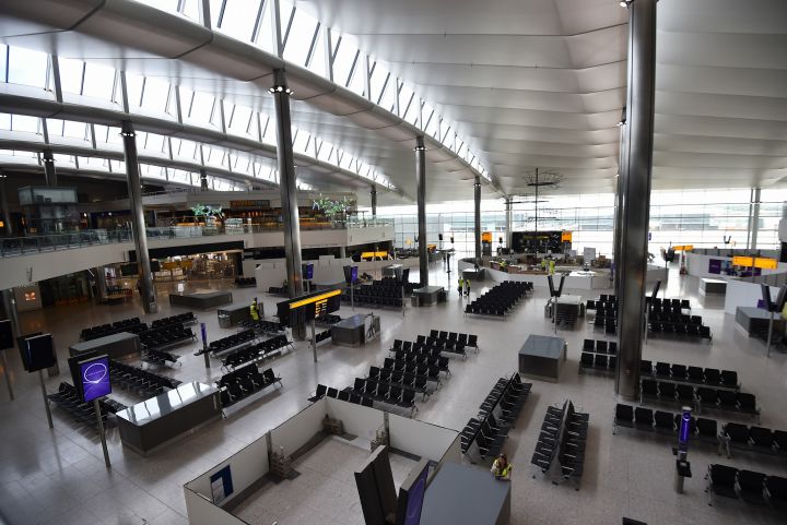 Ebola: Londres introduit un dépistage des voyageurs dans certains aéroports et gares