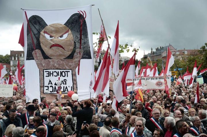 Alsace : des milliers de manifestants rejettent la réforme territoriale
