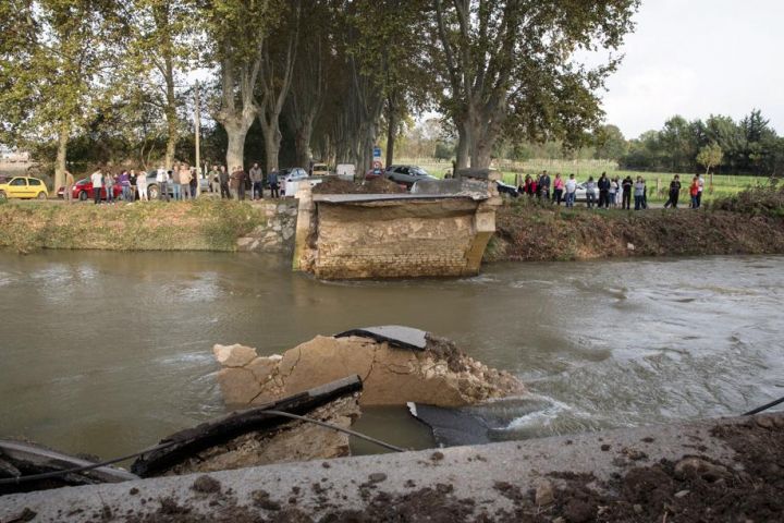 VIDEO. Inondations dans le Gard : un pont centenaire s’est effondré