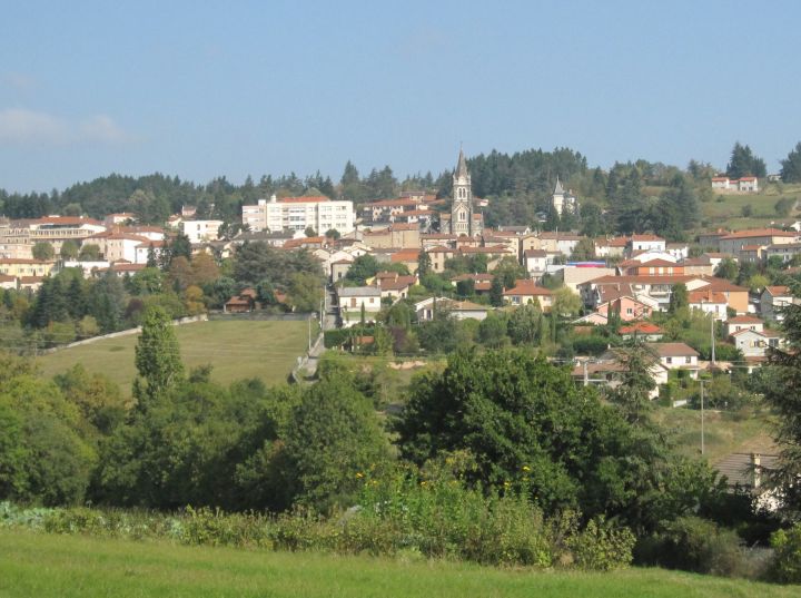 Rhône : faute de maire, le village fusionne avec son voisin