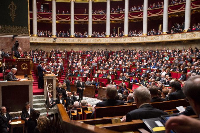 60 parlementaires en délicatesse avec le fisc, selon Le Canard enchaîné