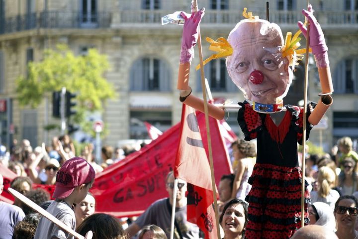 Rythmes scolaires: un millier de manifestants dans les rues de Marseille