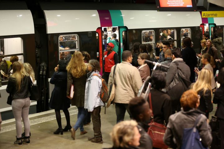 EN IMAGES. Grève du RER B : nouvelle galère pour les usagers